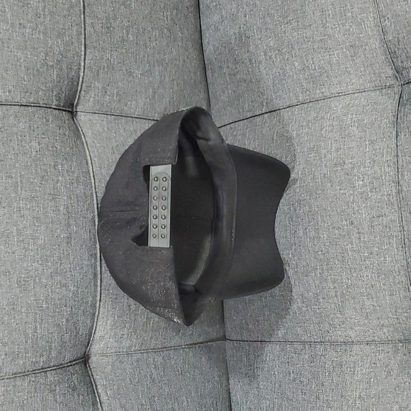 SEQUINED BLACK CAP - Picture 4 of 4